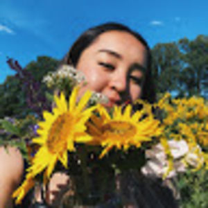 Meet your Posher, Claudia